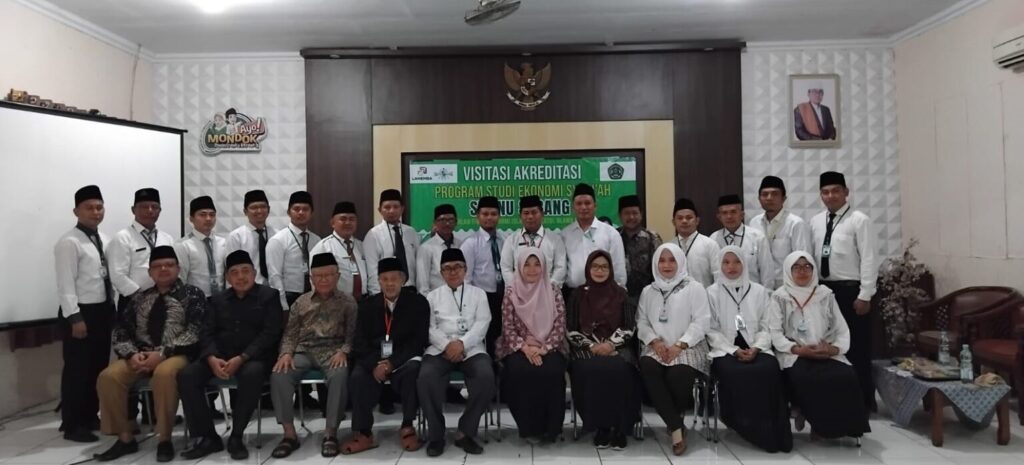 Visitasi Tim Asessor Akreditasi Prodi Ekonomi Syari’ah di STEINU Subang